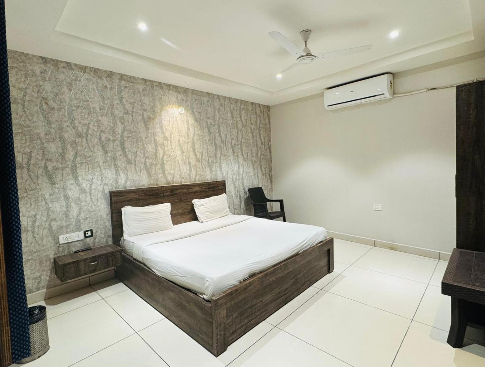 Hotel Pearl Inn Rudrapur Εξωτερικό φωτογραφία