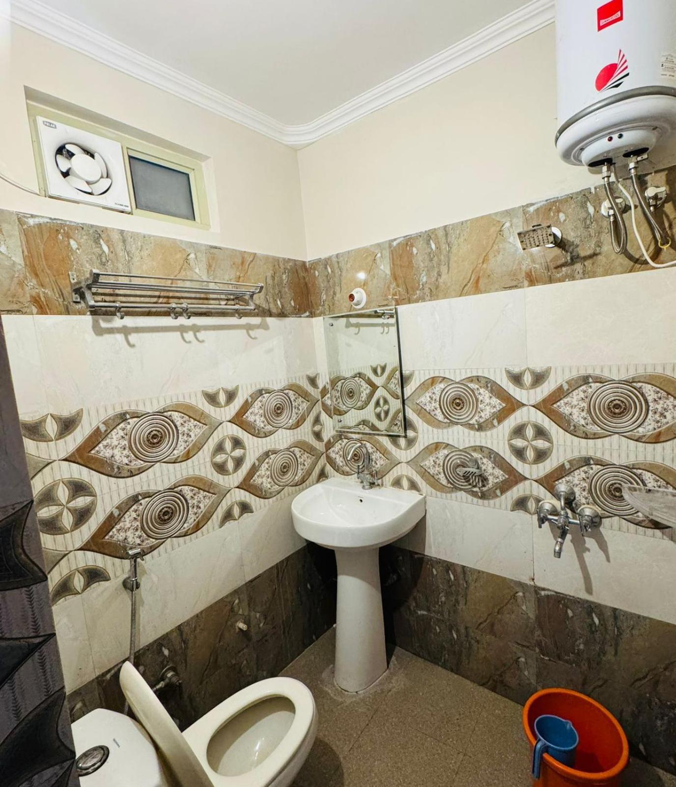 Hotel Pearl Inn Rudrapur Εξωτερικό φωτογραφία
