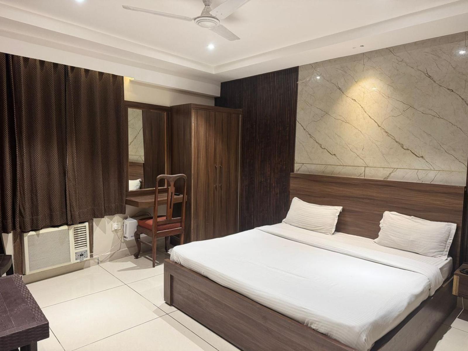 Hotel Pearl Inn Rudrapur Εξωτερικό φωτογραφία