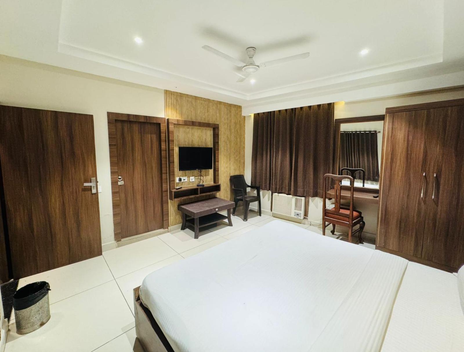 Hotel Pearl Inn Rudrapur Εξωτερικό φωτογραφία