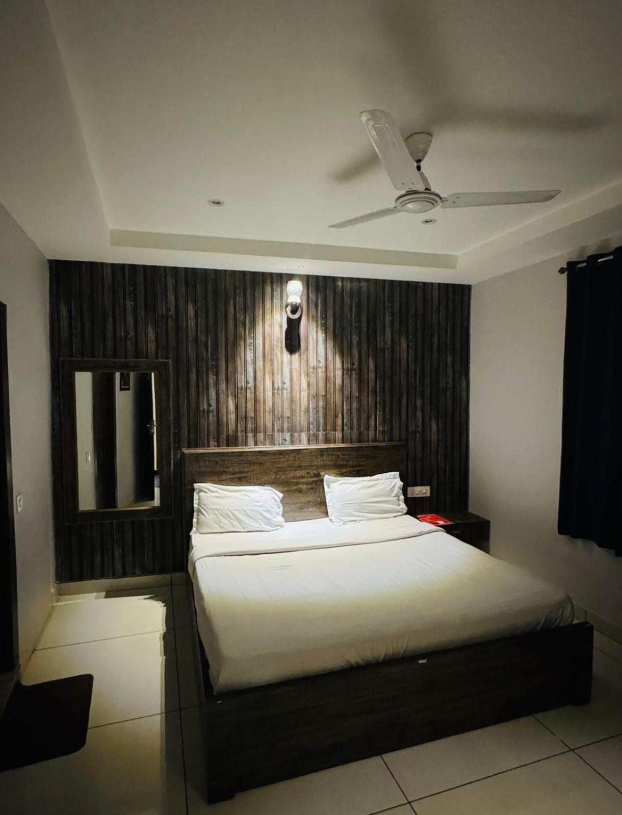Hotel Pearl Inn Rudrapur Εξωτερικό φωτογραφία